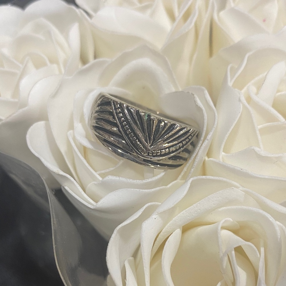 Size 7-1/2 Band Ring - Picture 2 of 5